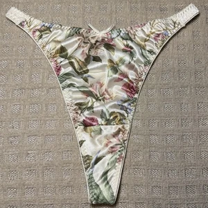 NWOT Maidenform VTG Heartstrings RARE Floral Satin Thong 25324 Panty L/7 *READ* - Bild 1 von 7