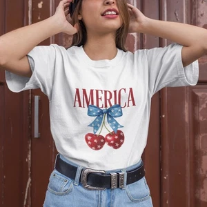 America Cherry Bow T-Shirt Unisex Patriotisch 4th of July USA Grafik Freizeit Top - Bild 1 von 5