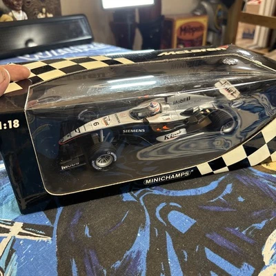 MINICHAMPS 1:18 McLaren Mercedes MP4-19 Formula 1 Diecast Model | Kimi Raikkonen - Image 1 of 4