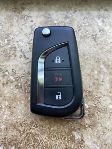 2017 - 18 TOYOTA COROLLA iM OEM FLIP KEY REMOTE FOB FCC: HYQ12BFA (3-BTN) GOOD! - Picture 1 of 4