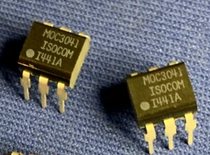 MOC3041 ISOCOM 3041 Optoisolator 6-PIN DIP BLACK NEW LAST ONES QTY-1 - Picture 1 of 1