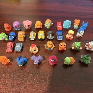 Squinkies Konvolut Lot 31 zufällige Autos McQueen Wrestler Monster Schildkröte - Bild 1 von 11