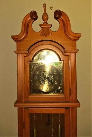 Vintage 6' Grandfather Clock 31 Day Wind Up Mechanical (LOCAL PICKUP ONLY) Cover