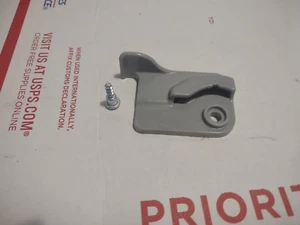 Hoover Power Scrub Deluxe Fh50141 FH50150 Carpet Cleaner Nozzle Tank LATCH - Picture 1 of 1