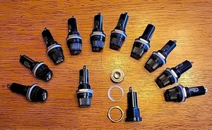 Lot Qty. of 12 NOS Black Bakelite Fuse Holders, 15A@125vac, 10A@250vac - Picture 1 of 9