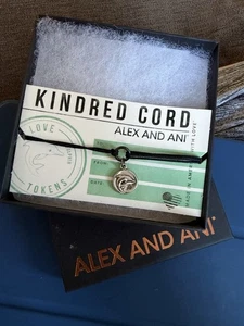 Alex & Ani Kindred Cord Love Token 💖 Delphin Bettelarmband Neu mit Box - Bild 1 von 2