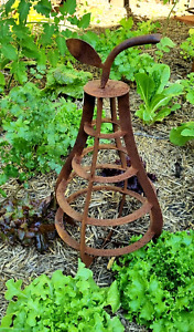 Rustic Metal Pear Garden Art Ornament Sculpture Rusty Colour 45cm Iron