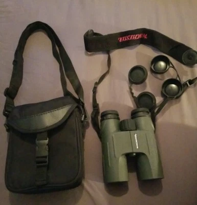 Winchester  VDT-1042  10x42mm BINOCULARS Waterproof w/Carrying Case - Image 1 of 4