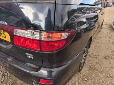 TOYOTA PREVIA 2000-2006 REAR/TAIL LIGHT ON BODY ( DRIVERS SIDE) - Image 1 of 4