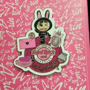 Pin Hard Rock Café YOKOHAMA × Sasaki Ayaka 2024 (limitado) - Imagen 1 de 2