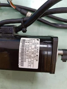 1PC YASKAWA SGMAH-01A1A21 AC SERVO MOTOR New In Box Expedited Shipping - Picture 1 of 2