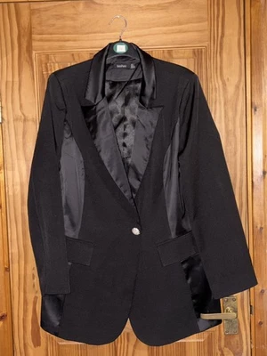 Boohoo Women’s Black with satin inserts Blazer Jacket diamanté button Size 14 - Image 1 of 4