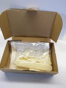 SMER 1:48 Scale Fiat CR.32 1930's Biplane Fighter Model Kit in non original box - Picture 1 of 5