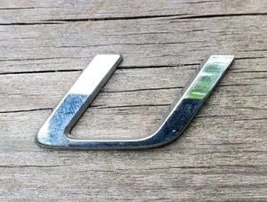 Ford Focus Emblem Symbol Sign Badge Logo Ornament Insignia Nameplate Letter "U" - Foto 1 di 3