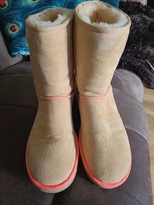 UGG Boots Ladies Suede Beige Size 8.5 - Picture 1 of 8