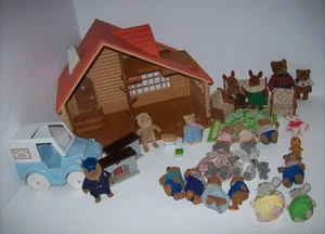 Lote de accesorios figuras de colección Tonka Maple Town Calico Critters Sylvanian Family - Imagen 1 de 14