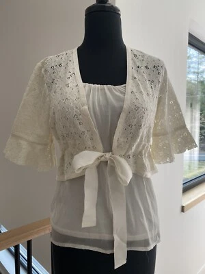 Suéter de encaje recortado The Limited Foto 1 de 4