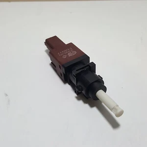 INTERRUTTORE COMANDO FRIZIONE ALFA 147 - FIAT 500 - LANCIA MUSA PER 46840511 - Imagen 1 de 4