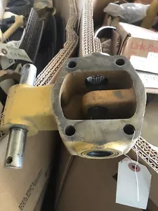 6D3928 ASSEM ALLOGGIAMENTO. Livellatore motore bruco 14E 16 - Foto 1 di 5