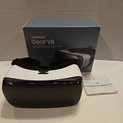 Samsung Gear VR alimentado por Oculus Foto 1 de 4