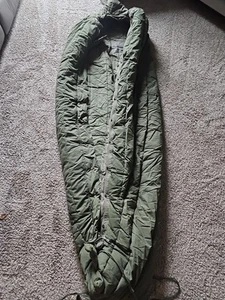 U.S Military Army Extreme Cold Weather Sleeping Bag Poly/Down *Broken Zipper* - Picture 1 of 6