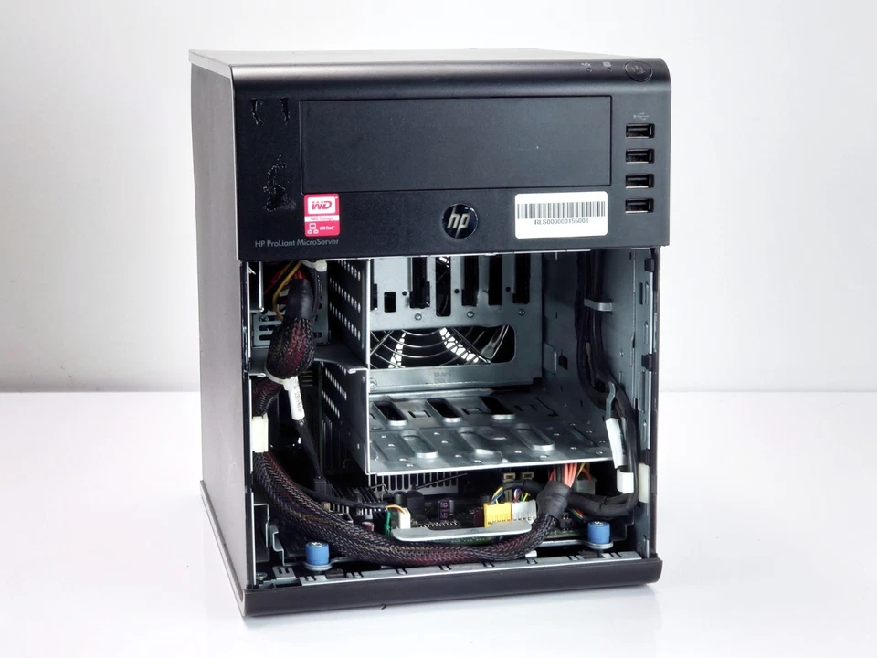 HP ProLiant G7 MicroServer AMD Turion II Neo N54L 8GB con danni come difetto - Immagine 1 di 4