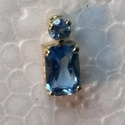Brinco único de ouro 14k azul espinélio com marca MEX (um brinco)  - Imagem 1 de 2