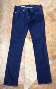 Pantalones de mezclilla elásticos rectos ajustados Adriano Goldschmied The Stevie, lavado oscuro, 27 R - Imagen 1 de 8