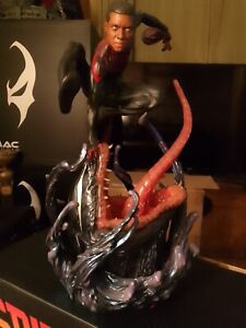 Spider-Man Miles Morales EXCLUSIVE Premium Format Sideshow Collectibles Statue 