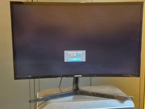 Samsung Curved Monitor 27“ C27F396FHU schwarz, 1920x1080p, 4ms, HDMI - Bild 1 von 5