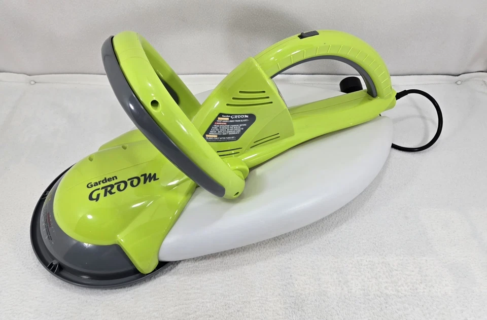 Garden Groom Hedge/Bush Trimmer/Groomer 147-M90 W/ Collection Bin No Bag**Tested - Image 1 of 4