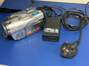 Canon MVX250i PAL DV Camcorder 18x Optical Zoom 1.3MP Strap - Picture 1 of 15