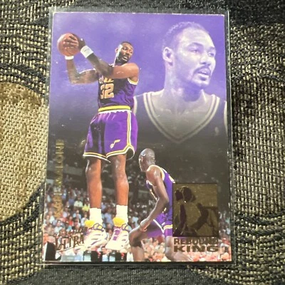 Karl Malone 1994 Fleer Ultra Rebound King Insert #4 of 10 Utah Jazz HOF - Image 1 of 3