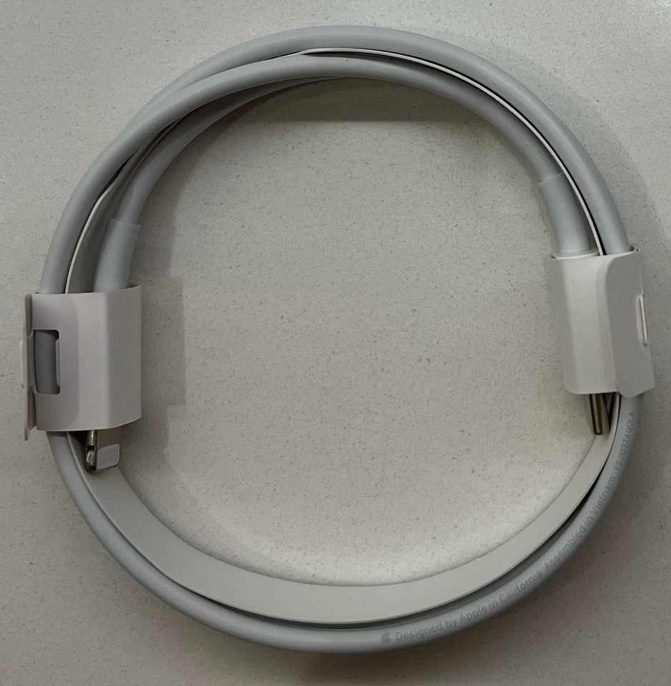 Apple MUQ93ZM/A Lightning Cable 1 M White