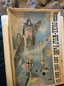 Hasegawa Focke Wulf FW190 Modellbausatz 1/32 Maßstab Zweiter Weltkrieg deutsches Kampfflugzeug Fock - Bild 1 von 4