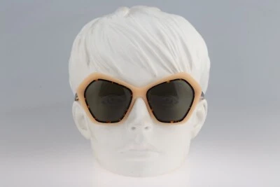 Óculos de sol Andy Wolf Emma Peel Col. H tartaruga e creme borboleta oversized - Imagem 1 de 4