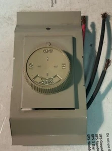 TX-2 63659 Square D Thermostat Double Line Break, 120-277V, 25A- *NIB* - Picture 1 of 3
