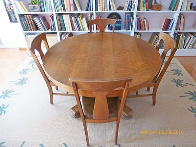 MESA DE COMEDOR ANTIGUA DE ROBLE Y 6 SILLAS DE ROBLE HALE Foto 1 de 4