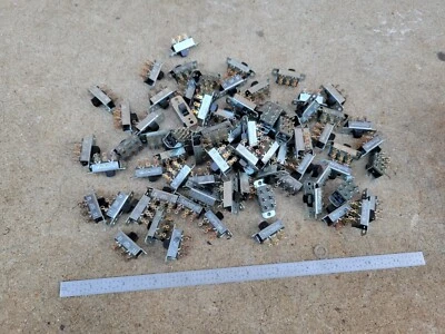 Gran lote de interruptores deslizantes Stackpole NOS Foto 1 de 4