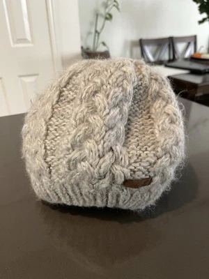 Gorro para mujer color gris carbón 100 % acrílico Foto 1 de 4
