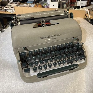 Máquina de escribir portátil vintage Remington Rand Premier años 50 con bolsa original - Imagen 1 de 9
