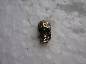Spilla moto vintage biker camionista pinback HD TESCHIO oro e nero mini - Foto 1 di 1