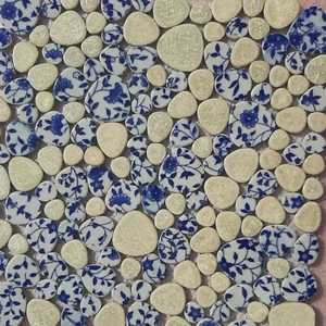 white and blue floral mosaic indoor or outdoor tiles pebble floral - Bild 1 von 4