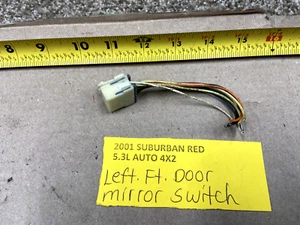 1999-2002  GM LEFT FRONT DOOR MIRROR SWITCH CONNECTOR - Picture 1 of 7