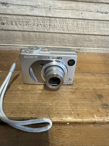 Sony Cyber-shot DSC-W1 5,1 MP fotocamera digitale zoom 3X Carl Zeiss Movie MS Pro - Foto 1 di 9
