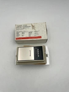 Honeywell T822D 1024 Non-Programmable Heating Thermostat Beige Low Voltage - Picture 1 of 4