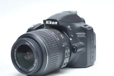 Nikon D3200 24.2MP Digital SLR Camera W/18-55mm VR Lens Kit - Image 1 of 3