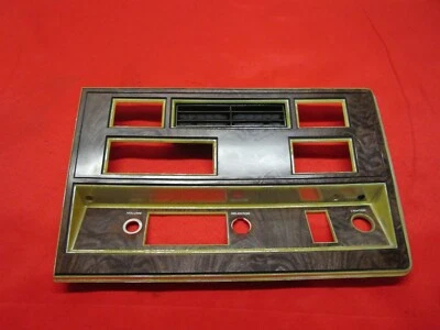 OLDSMOBILE DELTA 88 & 98 REGENCY 1977-1984 TABLERO BISEL EMBELLECEDOR RADIO CONTROL CALEFACCIÓN Foto 1 de 4