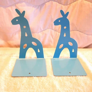 Par de lindos sujetalibros de metal azul con forma de jirafa dibujos animados resistentes para habitación infantil - Imagen 1 de 5