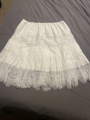 White Lined Lacey Skirt Unbranded New In Bag Size Juniors Medium Waist 23 L19in - Image 1 of 3